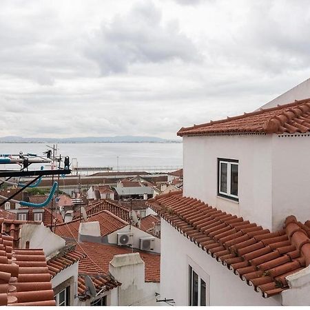 Cosy Alfama Apartment Lisbon Bagian luar foto