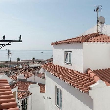 Cosy Alfama Apartment Lisbon Bagian luar foto