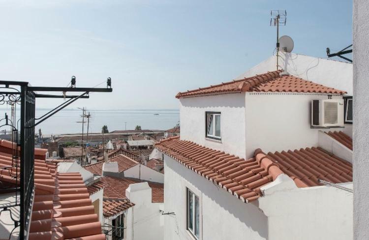 Cosy Alfama Apartment Lisbon Bagian luar foto
